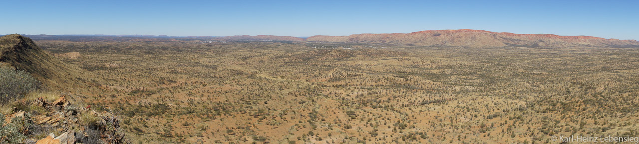 Panorama mit Alice Springs im Hintergrund