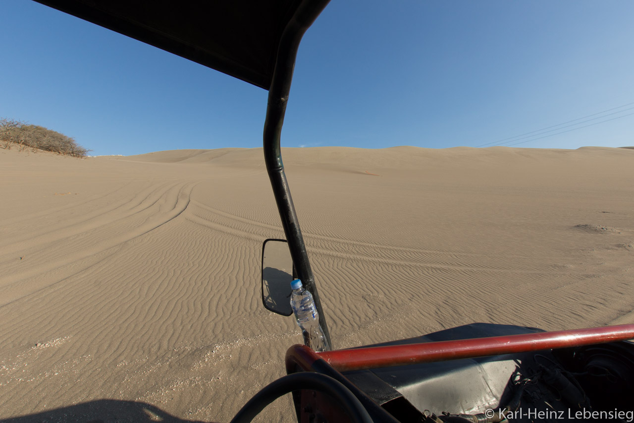 Fahrt durch die Sanddünen bei Nazca